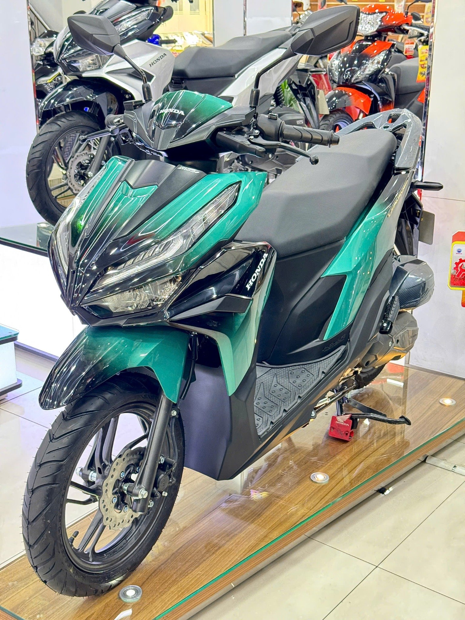 VARIO 125 XANH LOANG ĐEN