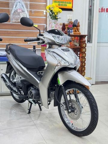 Future Bạc - Bánh Căm