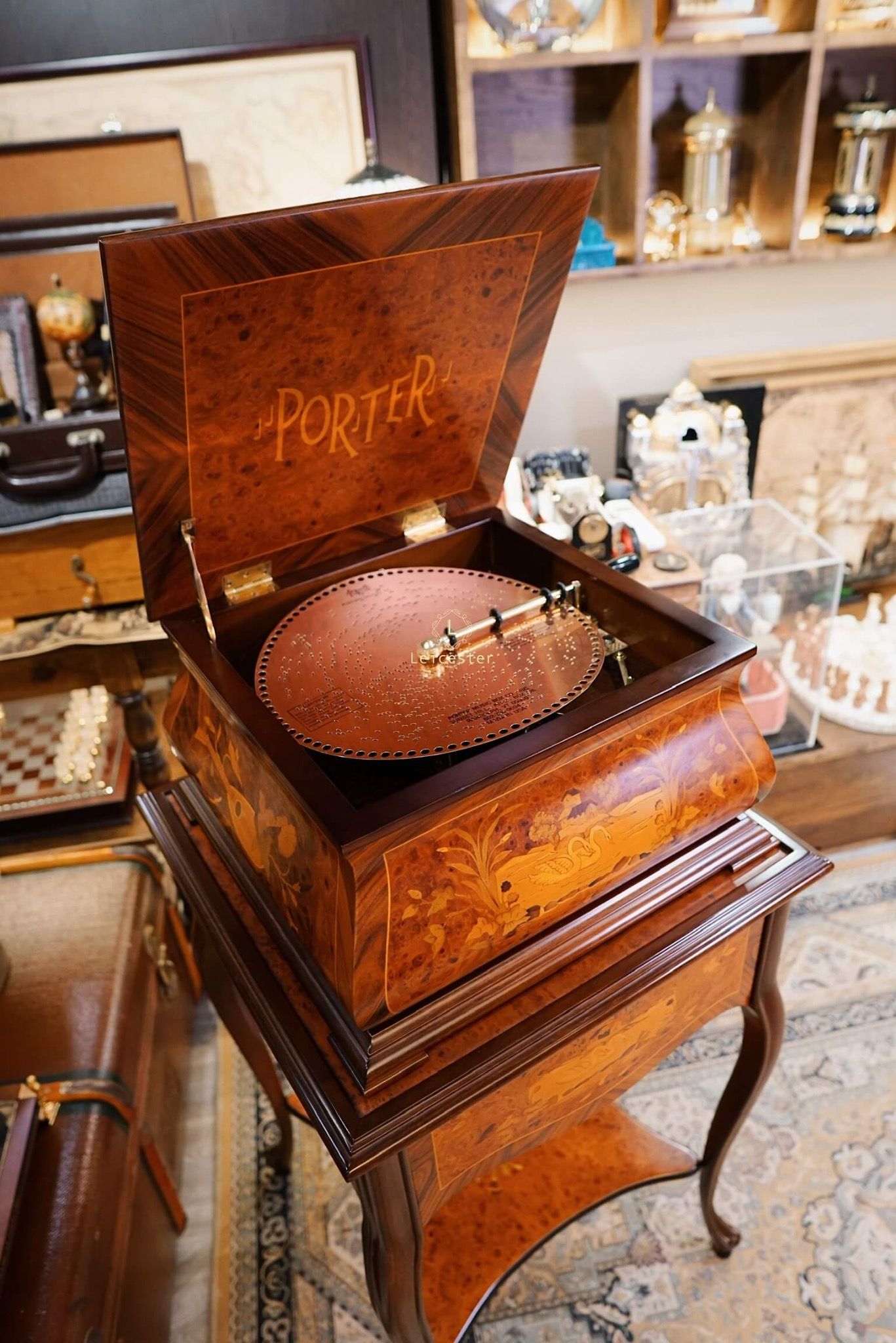 Hộp Nhạc Porter Swan Elite Leicester