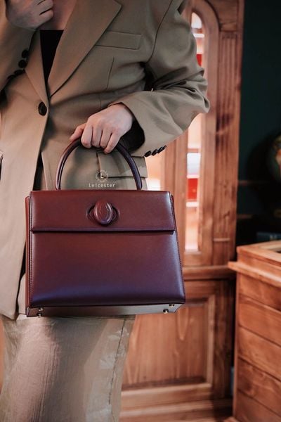  CARTIER HANDBAG TURN LOCK MASTLINE LEATHER 