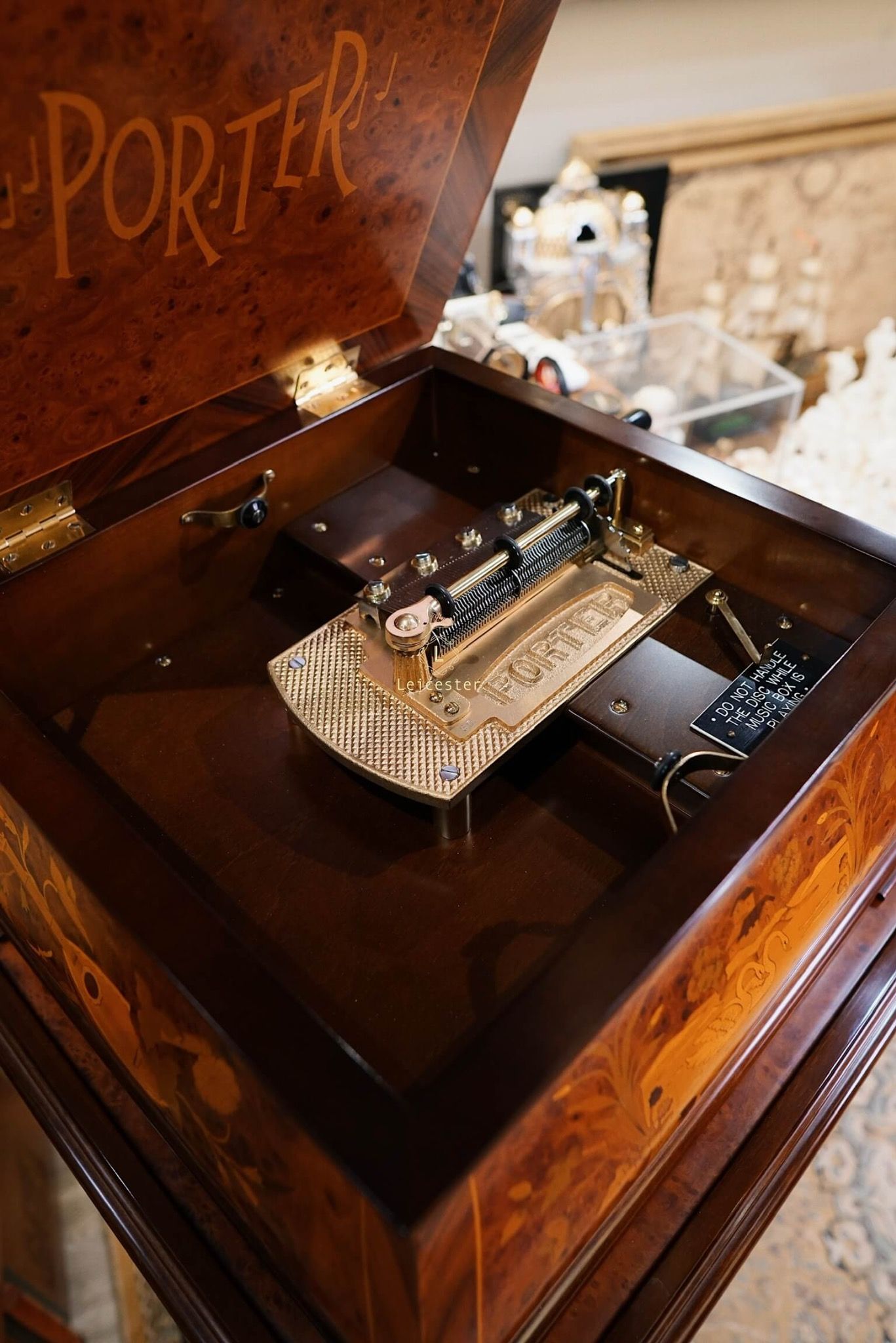 Hộp Nhạc Porter Swan Elite Leicester