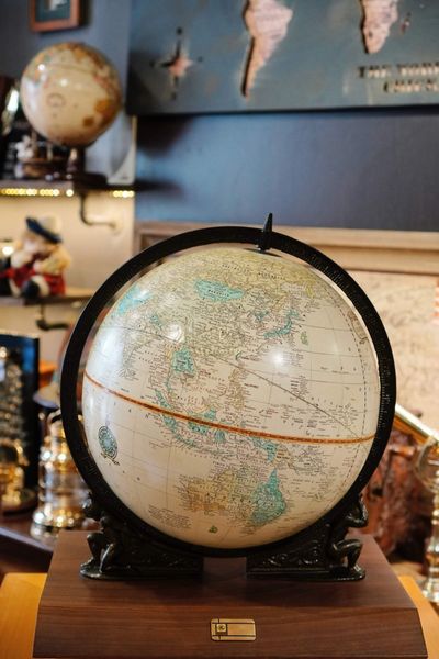  Quả địa cầu cổ điển Cram 