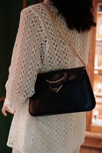  Sapphire Line Vintage Chain Shoulder Bag 