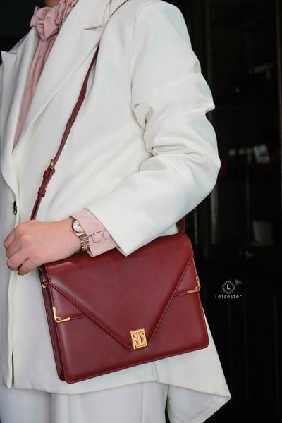  Cartier Vintage Shoulder Bag 