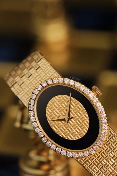  PIAGET 18K YELLOW GOLD -  ONYX DIAL - DIAMOND 