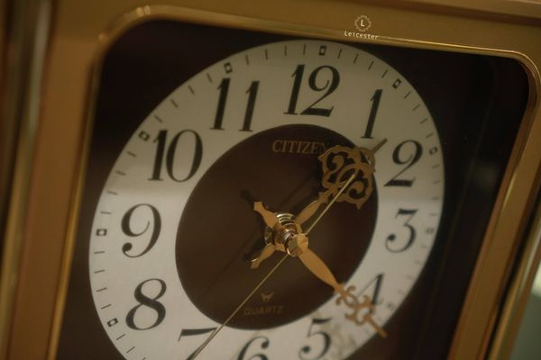  Đồng hồ để bàn Citizen 