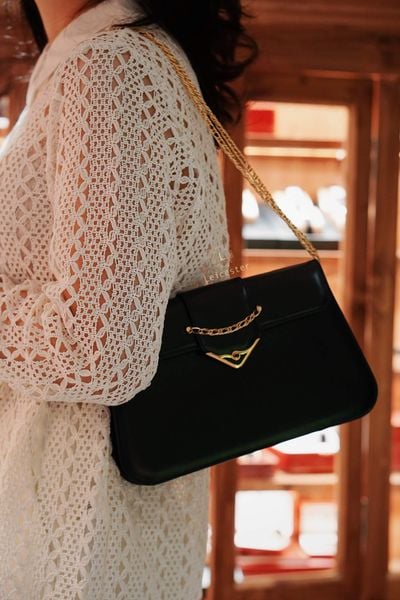  Sapphire Line Vintage Chain Shoulder Bag 