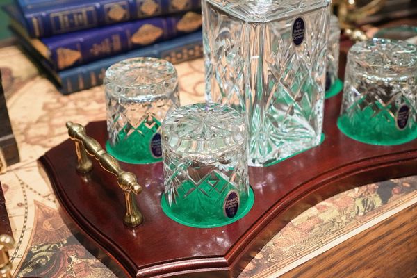  Bộ bình ly Whisky Royal Doulton Crystal 