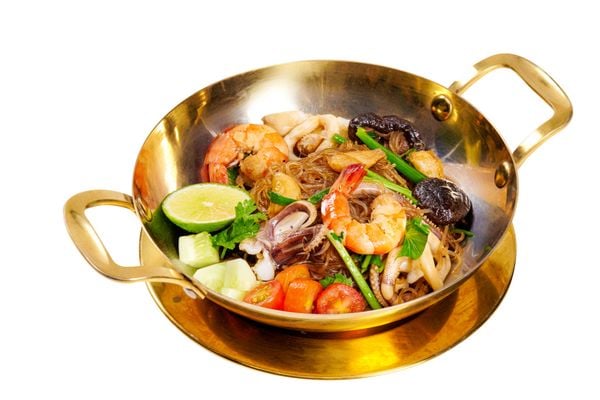  Miến om hải sản với trứng 