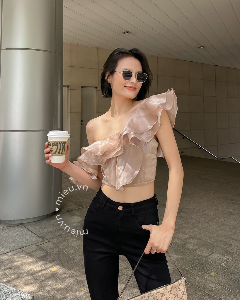 Áo croptop bèo lệch - KJ09