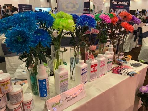  Nước dưỡng hoa tươi lâu Bambi Hana 650ml 