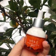 Tinh chất Vitamin C giữ ẩm, làm sáng da