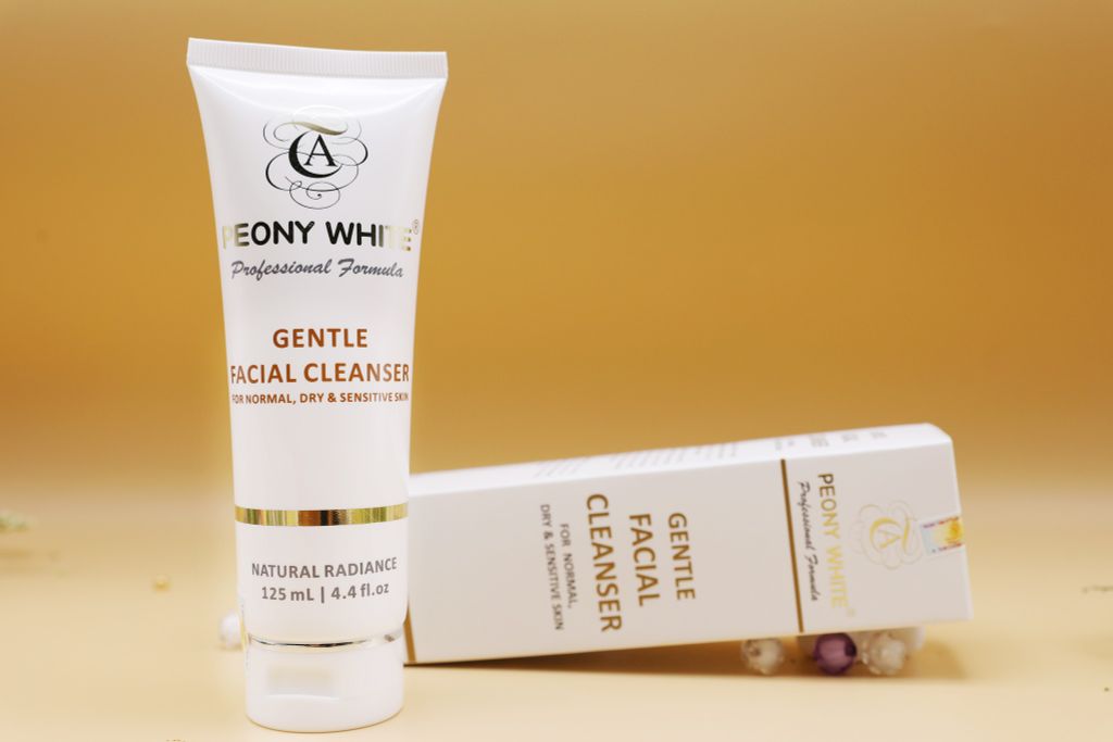 Sữa rửa mặt PEONY WHITE COLLAGEL trăng da, cân bằng da.