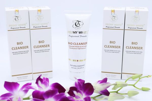 Sữa rửa mặt PEONY WHITE COLLAGEL trăng da, cân bằng da.