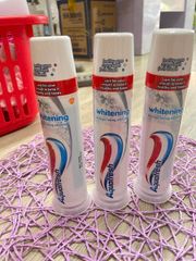 KEM ĐÁNH RĂNG AQUAFRESH WHITENING