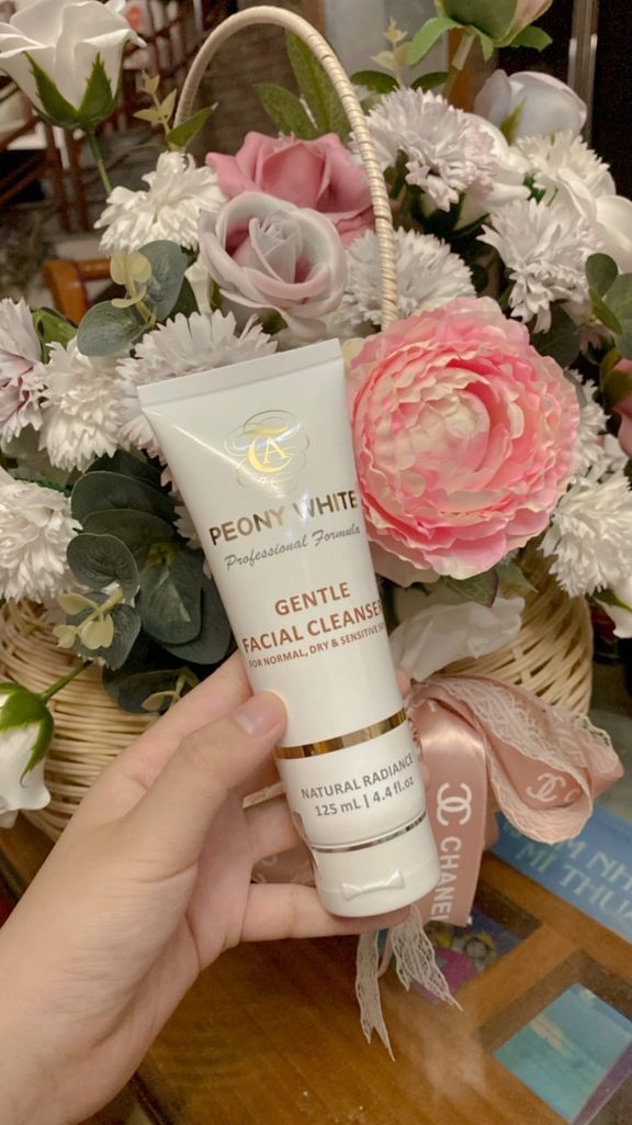 Sữa rửa mặt PEONY WHITE COLLAGEL trăng da, cân bằng da.