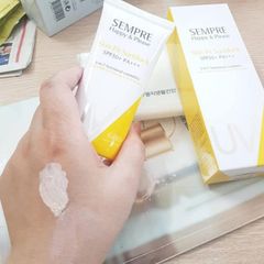 Kem chống nắng GEO SEMPRE  trang điểm nâng tông dành cho da dầu và da có  mụn  SPF  50+PA+++