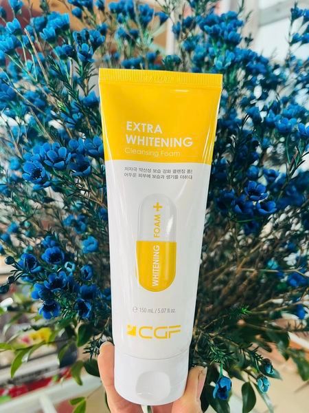Sữa rửa mặt làm trắng da CFG