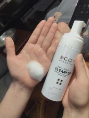 Sữa rửa mặt tạo bọt CGF