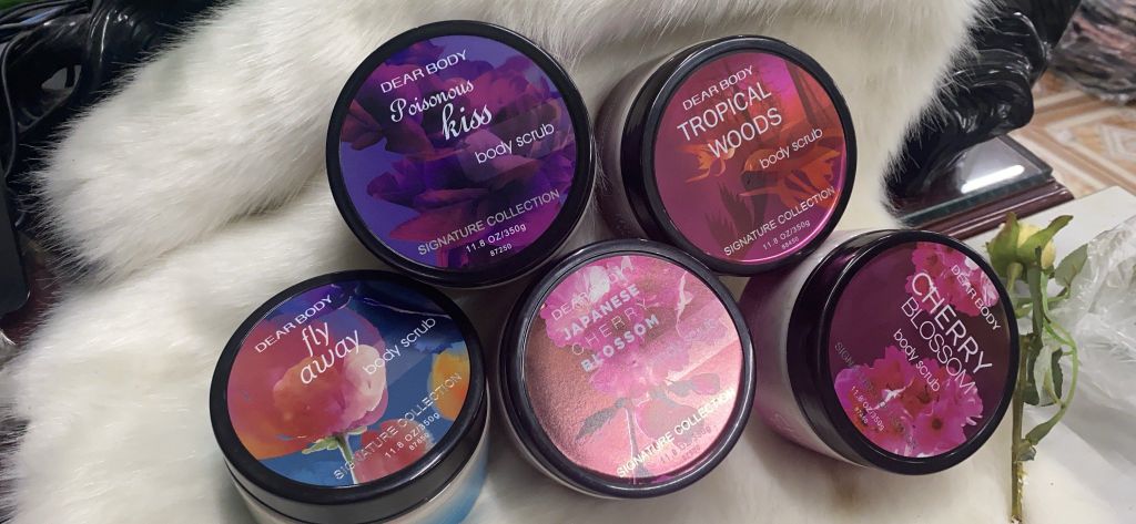 Tẩy da chết toàn thân cao cấp Poisonous Kiss tím