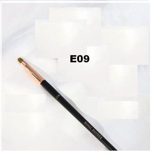 Cọ nhấn đuôi mắt E09 VACOSI