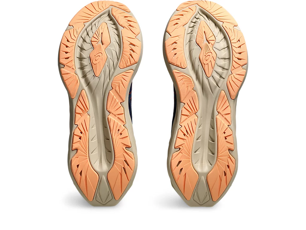 Giày chạy bộ nam Asics Novablast 4