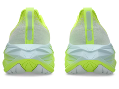 Giày chạy bộ nam Asics Novablast 4