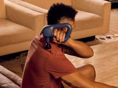 Máy massage cầm tay Therabody Theragun Relief