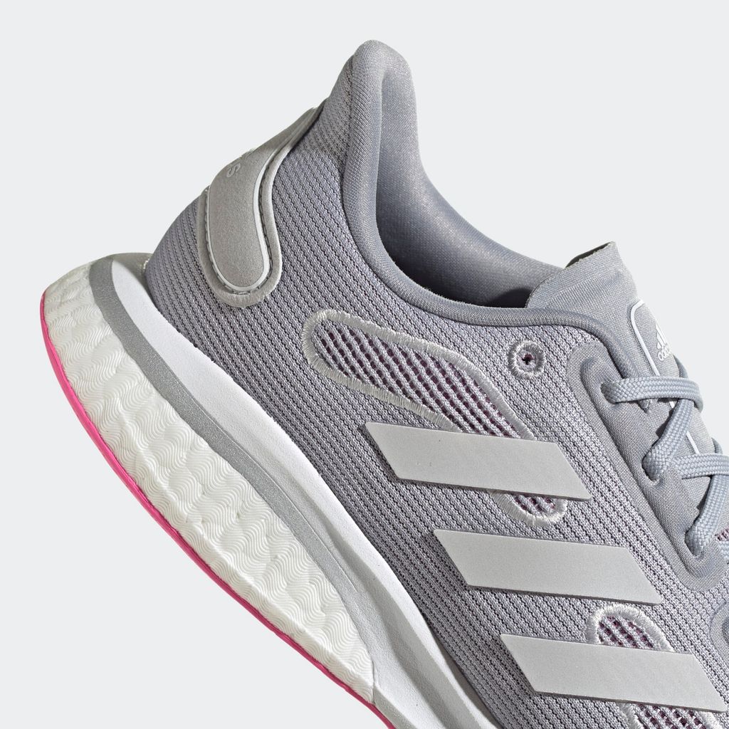 Giày Chạy Bộ Nữ Adidas Supernova