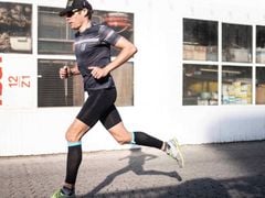 Quần bó cơ chạy bộ nam Compressport Run Under Control Short