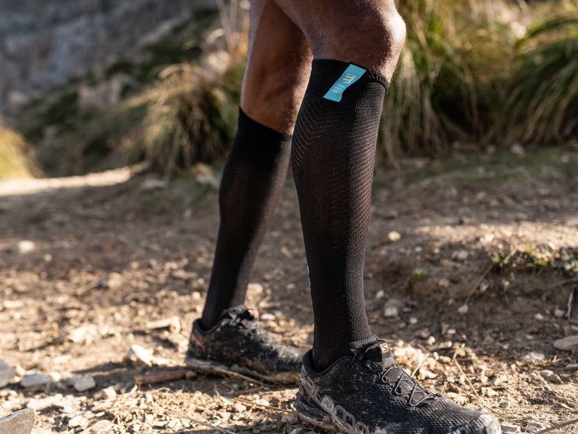 Tất chạy bộ Compressport Full Socks Race Oxygen