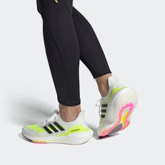 Giày Chạy Bộ Nữ Adidas Ultraboost 21