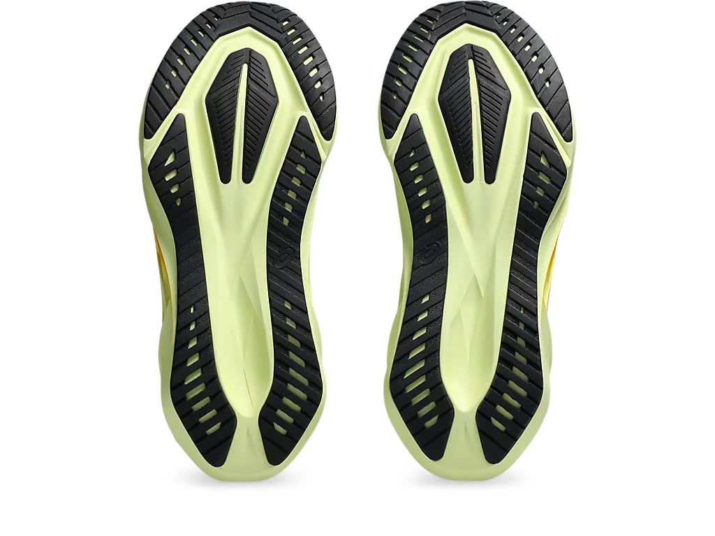 Giày chạy bộ nam Asics Novablast 5
