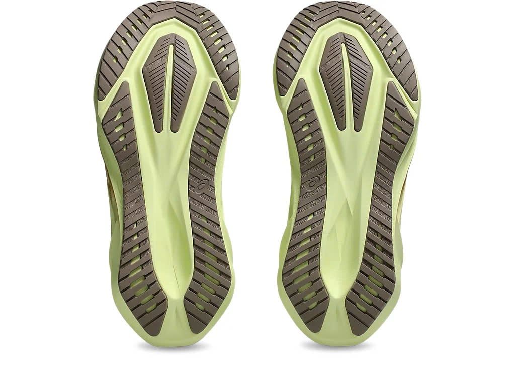 Giày chạy bộ nữ Asics Novablast 5