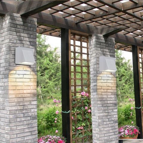  ĐÈN TƯỜNG HIỆN ĐẠI VNT2220 