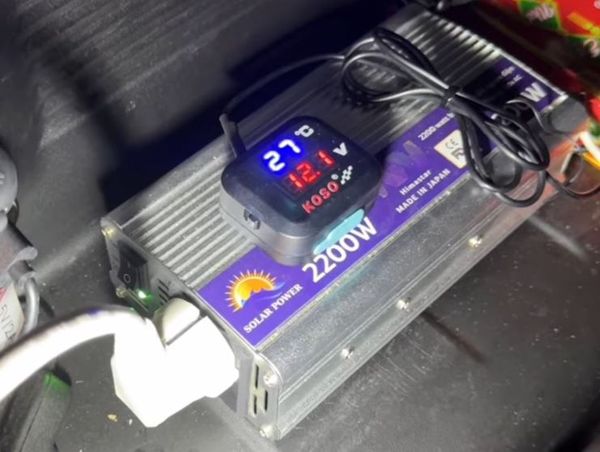  Bộ chuyển đổi điện áp 12V thành 220V kèm đồng hồ báo vol Koso cho Suzuki Jimny 