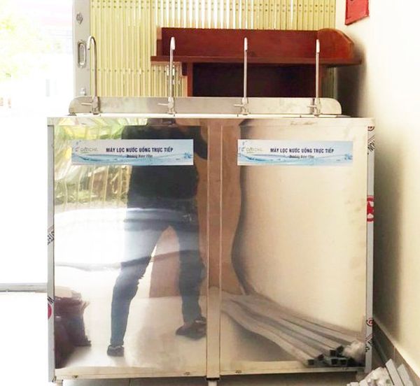  Máy lọc nước uống công nghiệp 4 vòi 