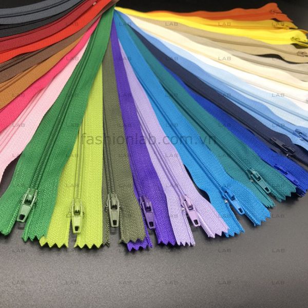  Dây khóa quần áo số 3 - 50cm #020202 