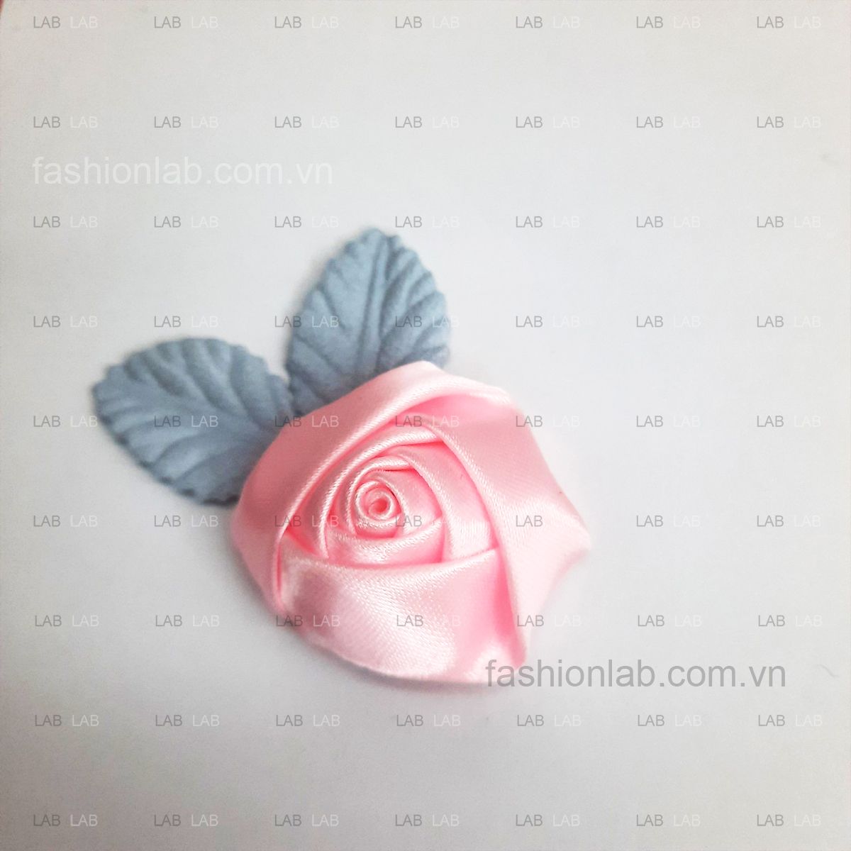  Nụ hồng vải satin đường kính 3.5 - 4cm 