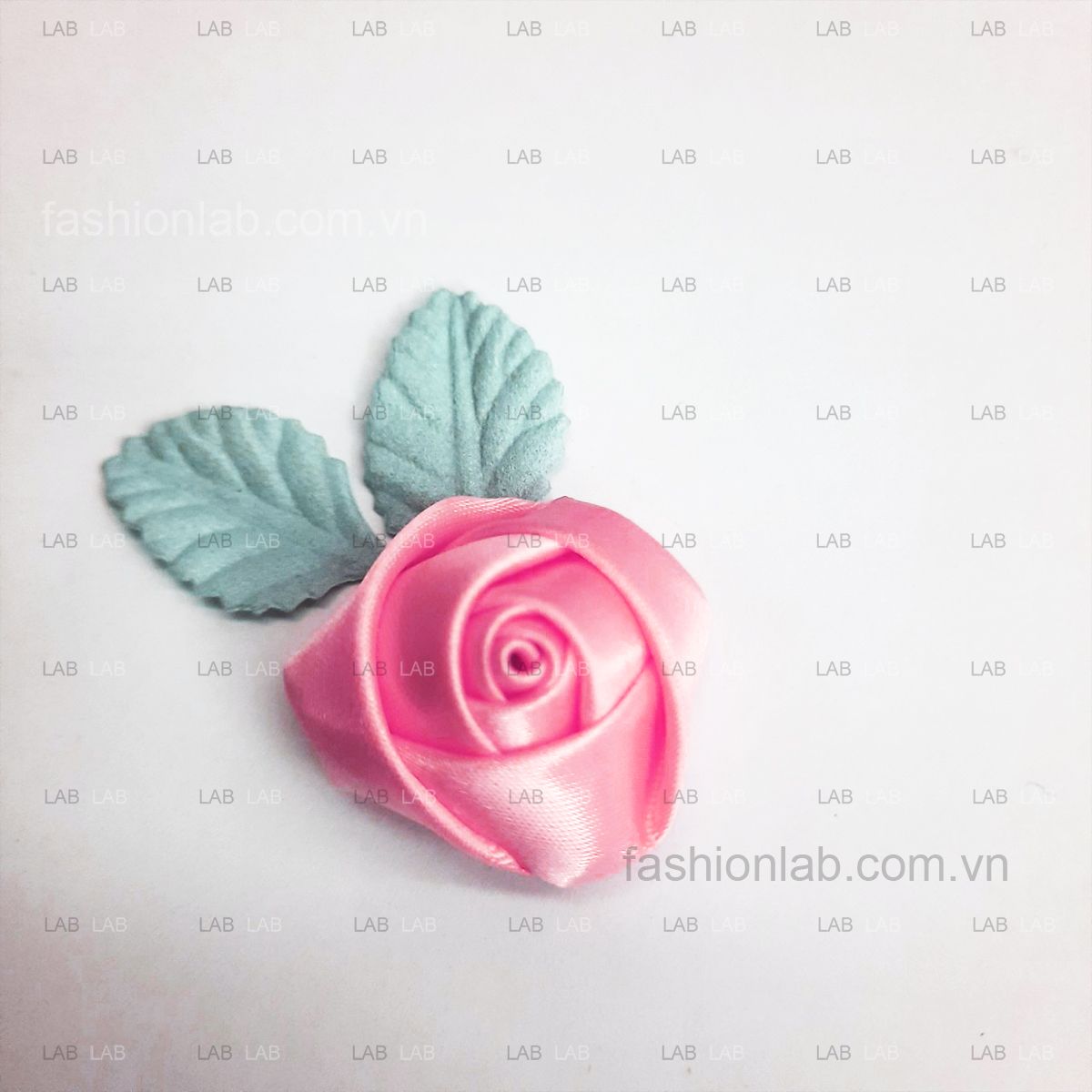  Nụ hồng vải satin đường kính 3.5 - 4cm 