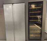  Tủ rượu vang 124 chai Brandt CB377V Đen 