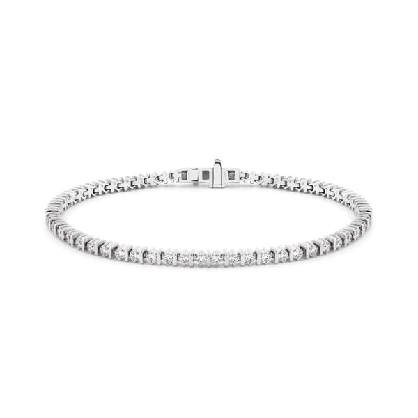 Lắc tay vàng trắng 14K gắn kim cương DOJI AFBB900507F2ML1