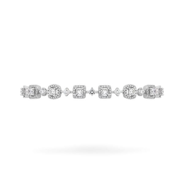 Lắc tay vàng trắng 18K gắn kim cương DOJI AFBR000472D2DA1