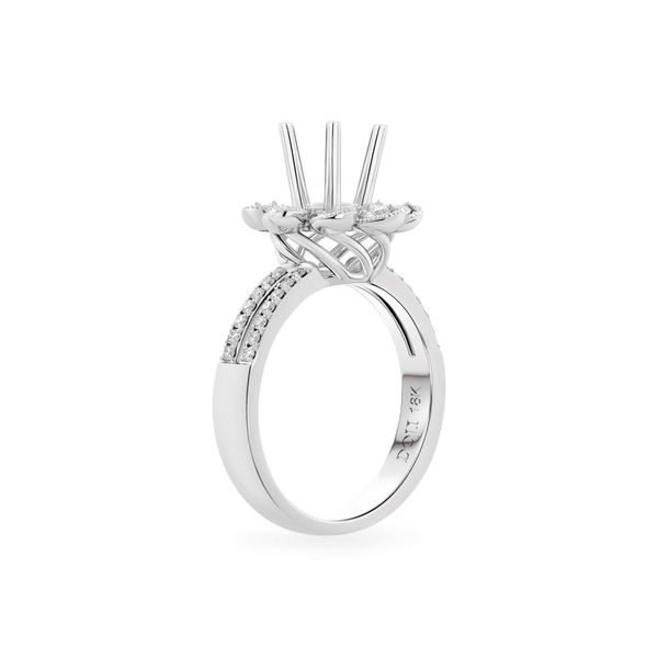 Ổ nhẫn nữ vàng trắng 18K DOJI AFRA000205D2KK1