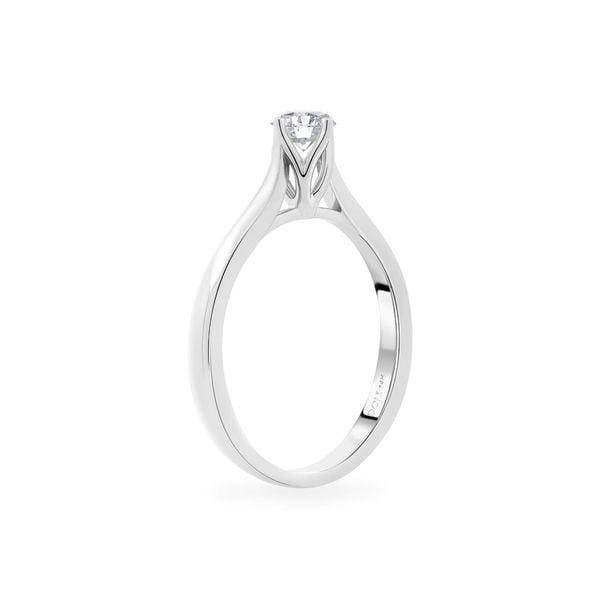 Nhẫn đính hôn vàng trắng 14K gắn kim cương DOJI AFRE000035F2NN1