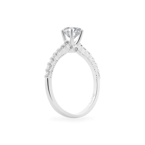 Nhẫn đính hôn vàng trắng 14K gắn kim cương DOJI AFRE000105F2NN1