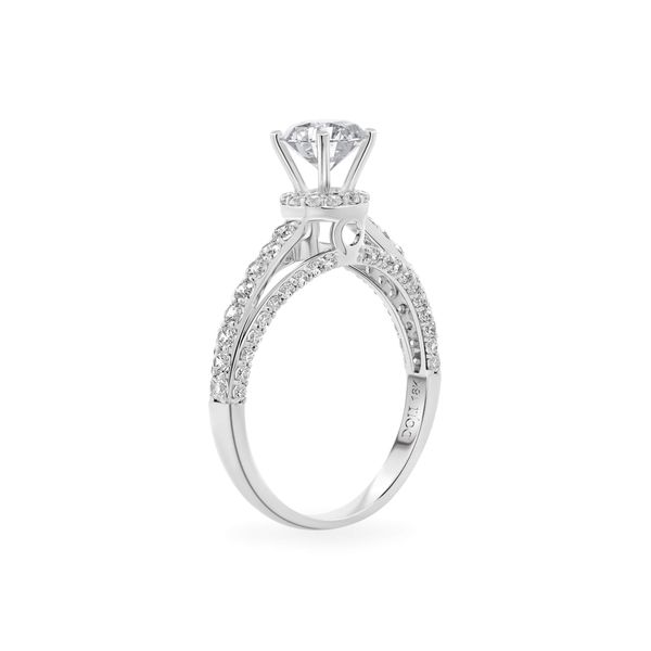 Nhẫn vàng trắng 18K gắn đá CZ DOJI AFRM400035D2CZ1