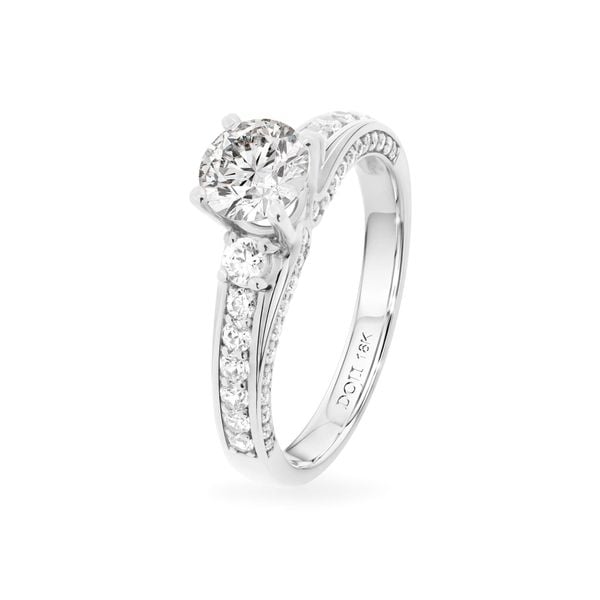 Nhẫn vàng trắng 18K gắn đá CZ DOJI AFRM400144D2CZ1