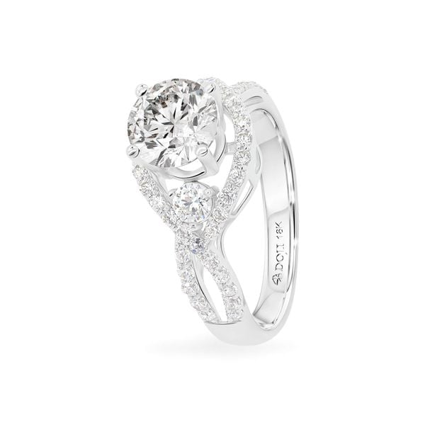 Nhẫn vàng trắng 18K gắn đá CZ DOJI AFRM500183D2CZ1