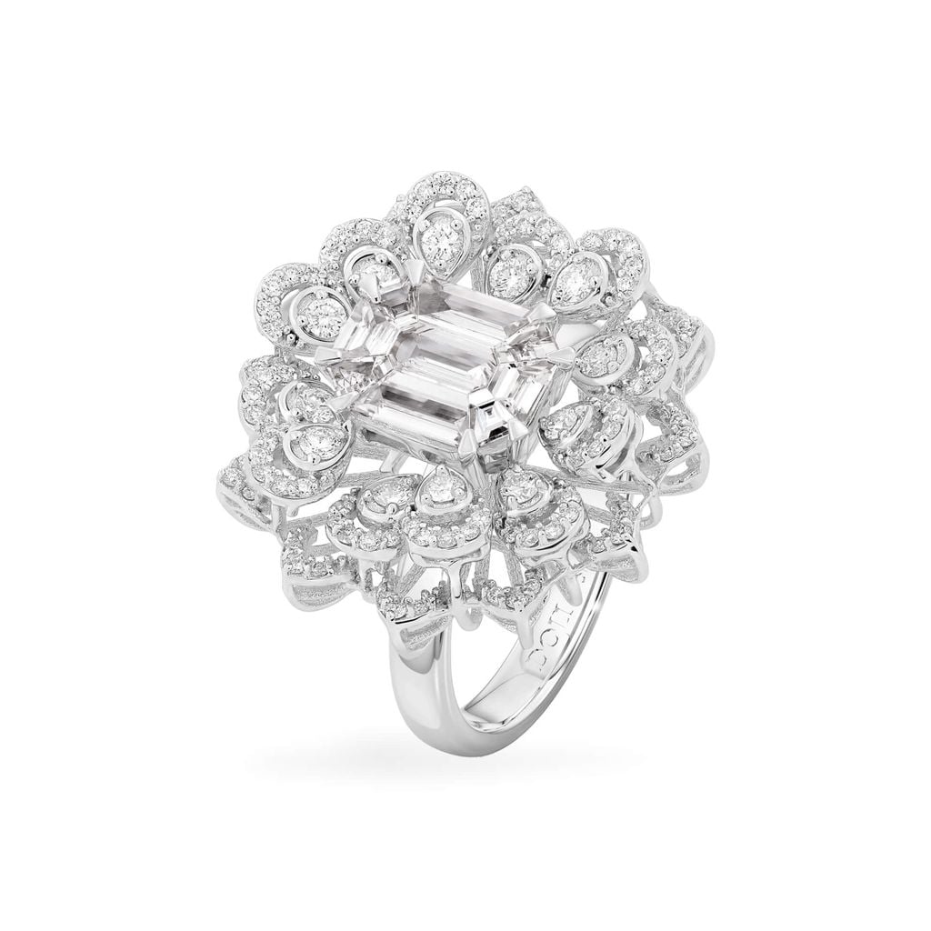 Nhẫn vàng trắng 18K gắn kim cương DOJI AFRR100106D2DA1 